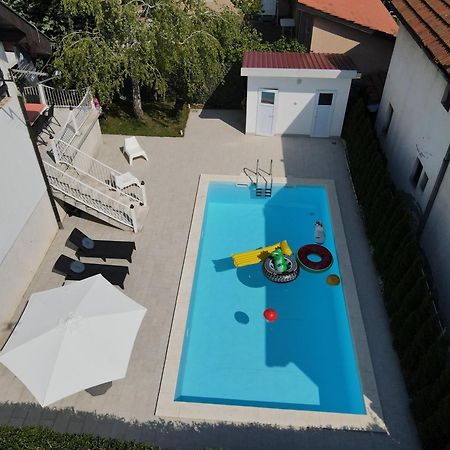 Villa Mina Kladovo, 5-Bedroom Villa With Pool For Up To 12 People Exteriör bild